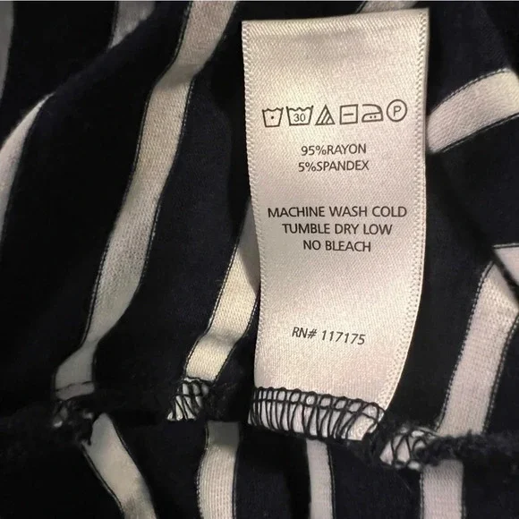 Dakini,M pocketed deepV contrast yoke, tassel drawstring waist side vents,hooded - Picture 8 of 8